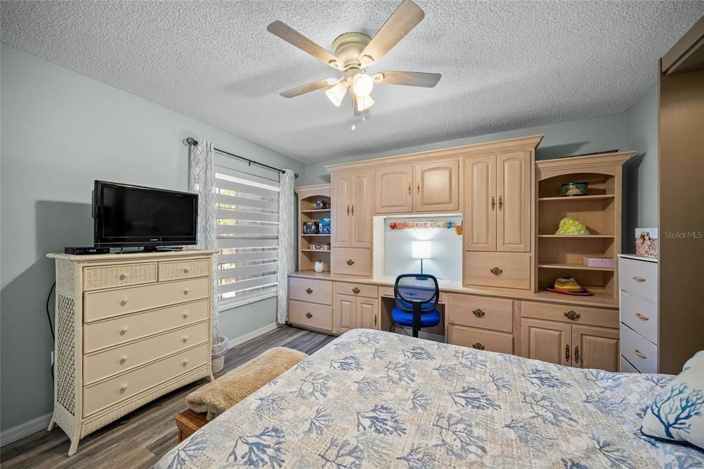 待售: $349,000 (2 贝兹, 2 浴室, 1380 平方英尺)