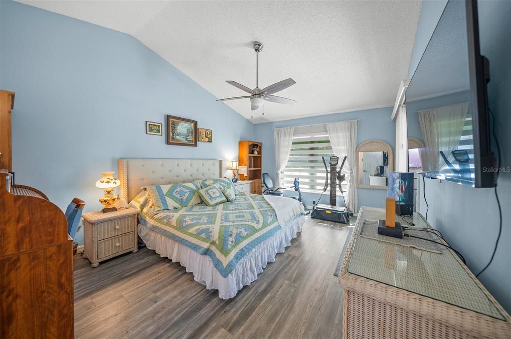 待售: $349,000 (2 贝兹, 2 浴室, 1380 平方英尺)