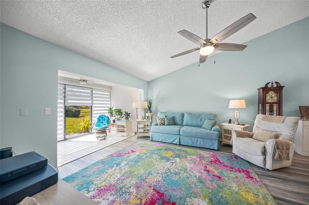 待售: $349,000 (2 贝兹, 2 浴室, 1380 平方英尺)