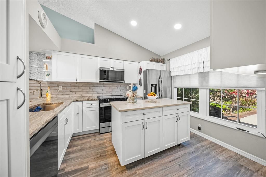 待售: $349,000 (2 贝兹, 2 浴室, 1380 平方英尺)