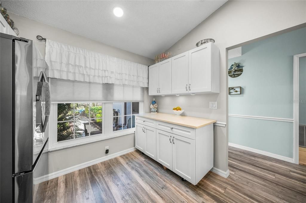 待售: $349,000 (2 贝兹, 2 浴室, 1380 平方英尺)