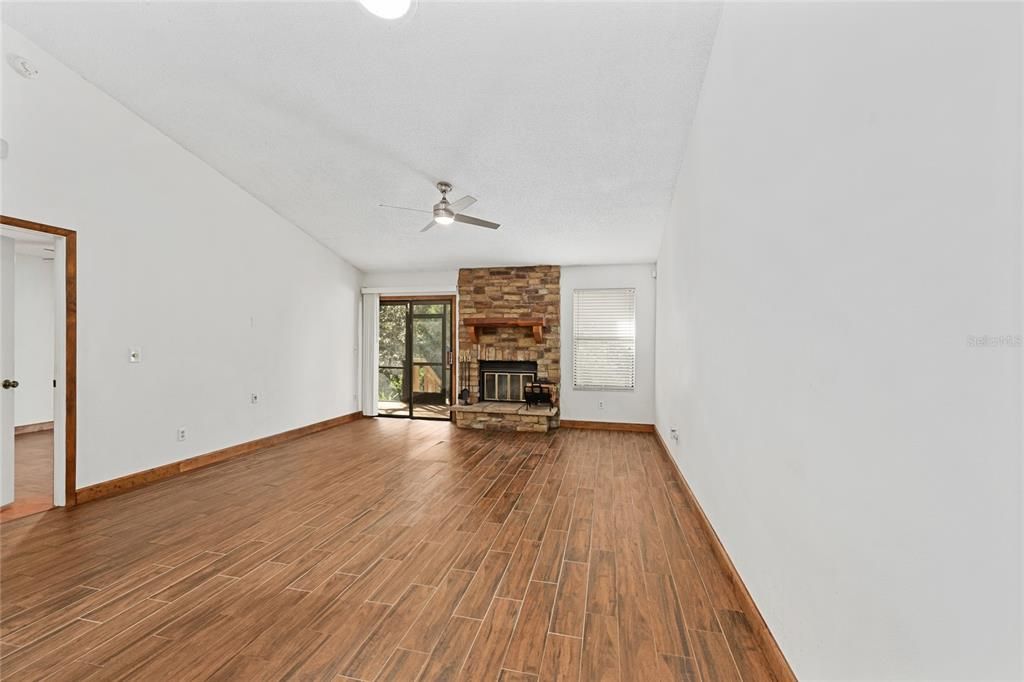 En Venta: $299,000 (3 camas, 2 baños, 1540 Pies cuadrados)