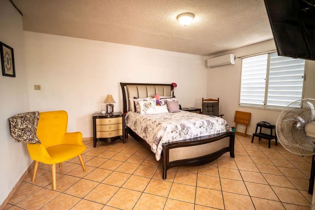 En Venta: $375,000 (7 camas, 4 baños, 2800 Pies cuadrados)