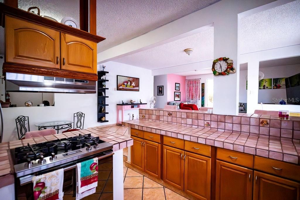 En Venta: $375,000 (7 camas, 4 baños, 2800 Pies cuadrados)