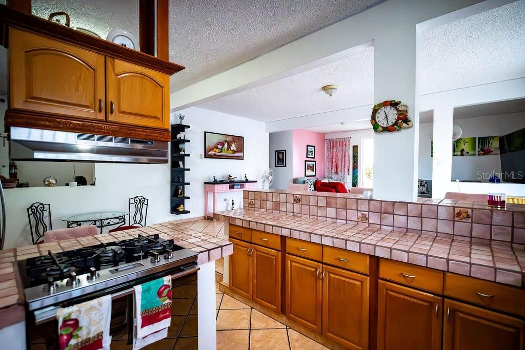 En Venta: $375,000 (7 camas, 4 baños, 2800 Pies cuadrados)