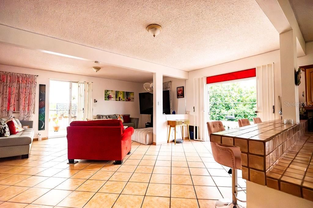 En Venta: $375,000 (7 camas, 4 baños, 2800 Pies cuadrados)