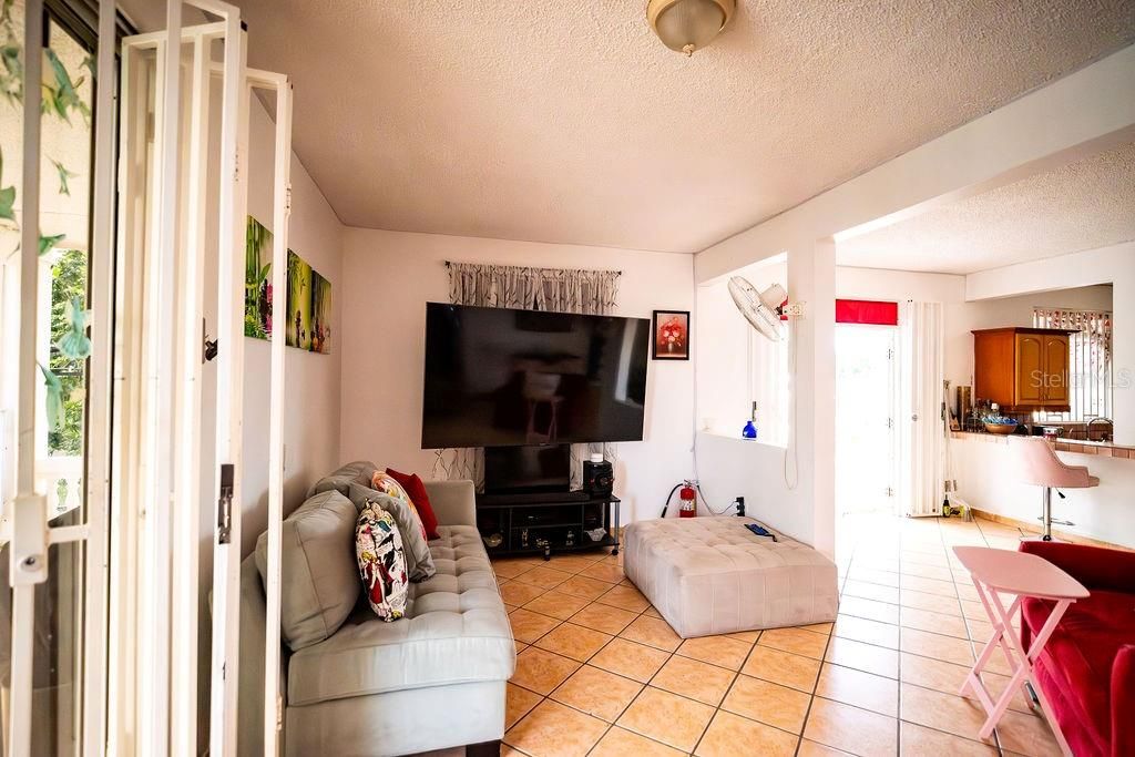 En Venta: $375,000 (7 camas, 4 baños, 2800 Pies cuadrados)