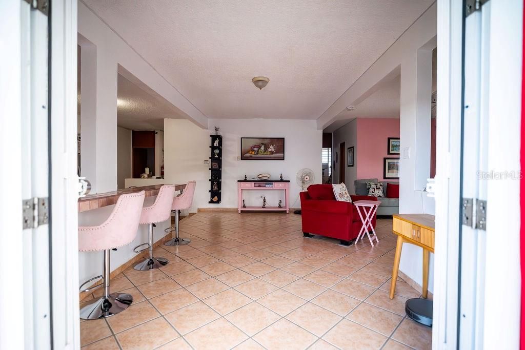 En Venta: $375,000 (7 camas, 4 baños, 2800 Pies cuadrados)