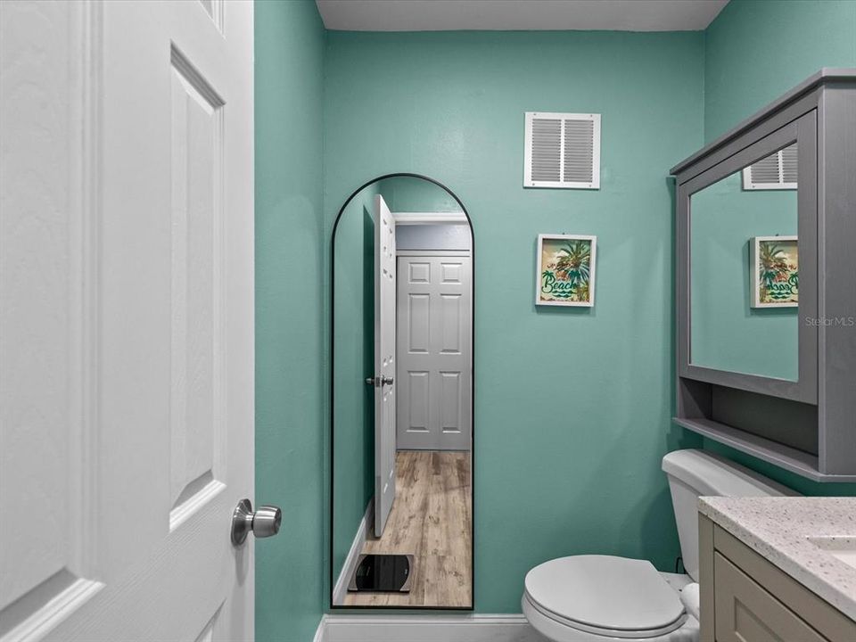 待售: $169,900 (1 贝兹, 1 浴室, 779 平方英尺)