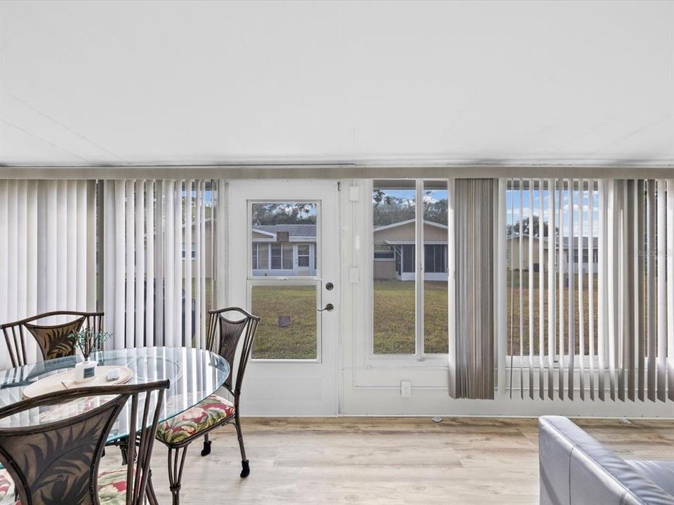 待售: $169,900 (1 贝兹, 1 浴室, 779 平方英尺)