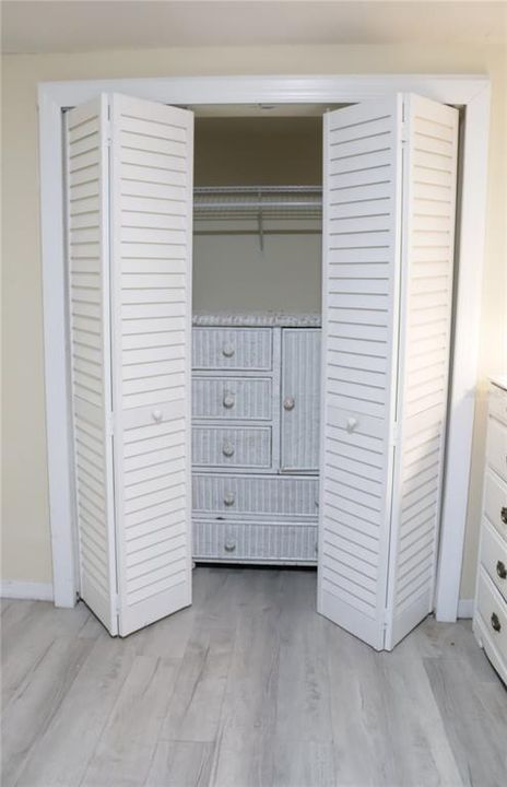 待售: $174,900 (3 贝兹, 1 浴室, 896 平方英尺)