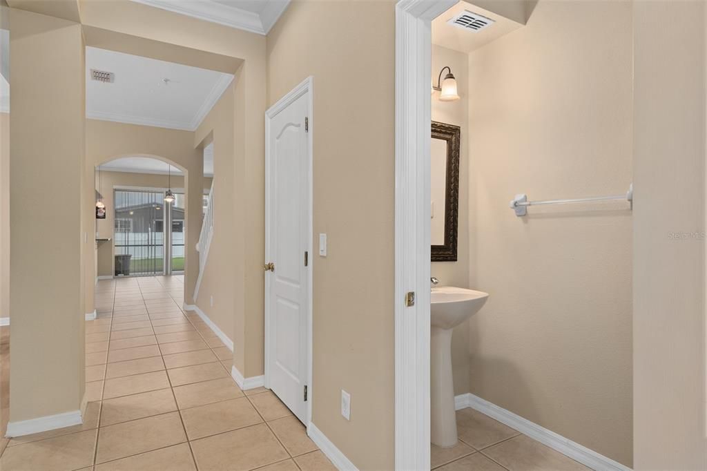 En Venta: $522,000 (4 camas, 2 baños, 2595 Pies cuadrados)