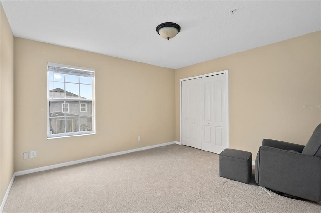 En Venta: $522,000 (4 camas, 2 baños, 2595 Pies cuadrados)