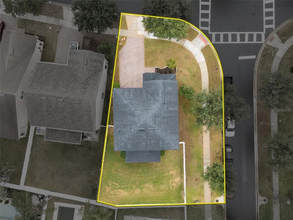 En Venta: $522,000 (4 camas, 2 baños, 2595 Pies cuadrados)