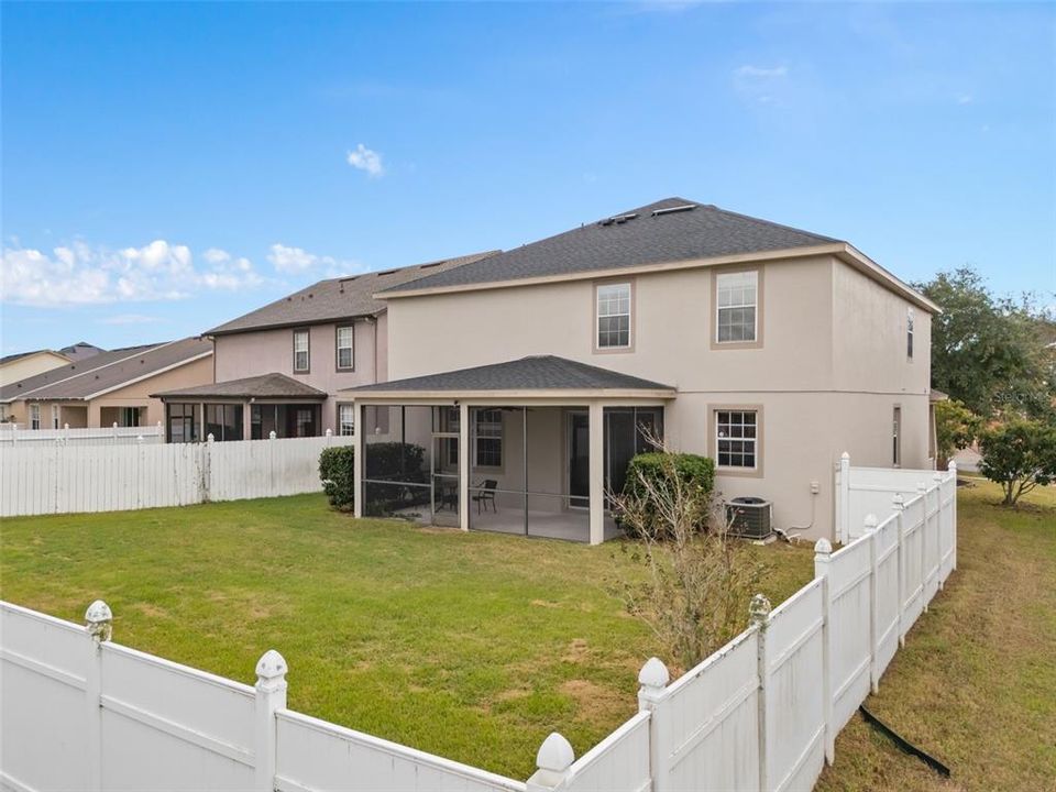 En Venta: $522,000 (4 camas, 2 baños, 2595 Pies cuadrados)