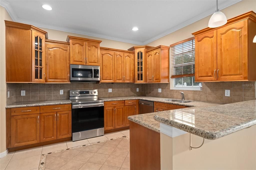 En Venta: $522,000 (4 camas, 2 baños, 2595 Pies cuadrados)