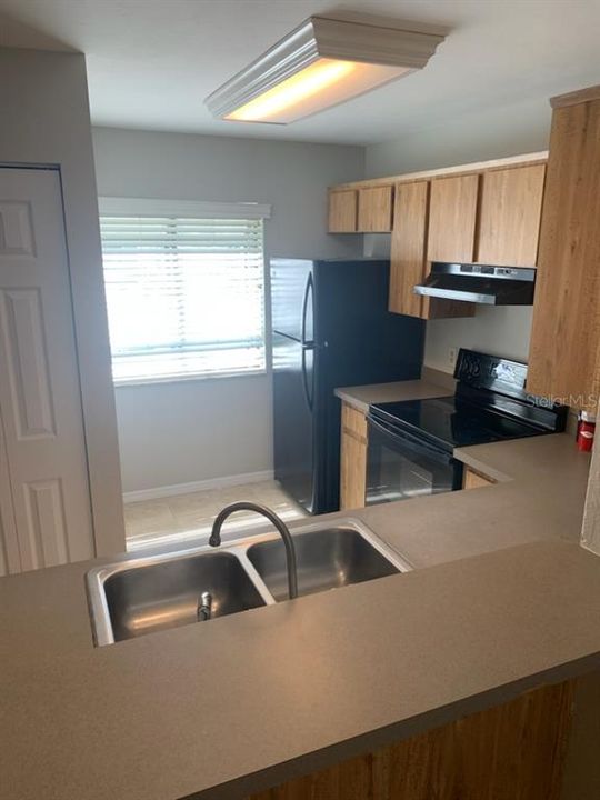 На продажу: $141,000 (2 спален, 1 ванн, 1016 Квадратных фут)