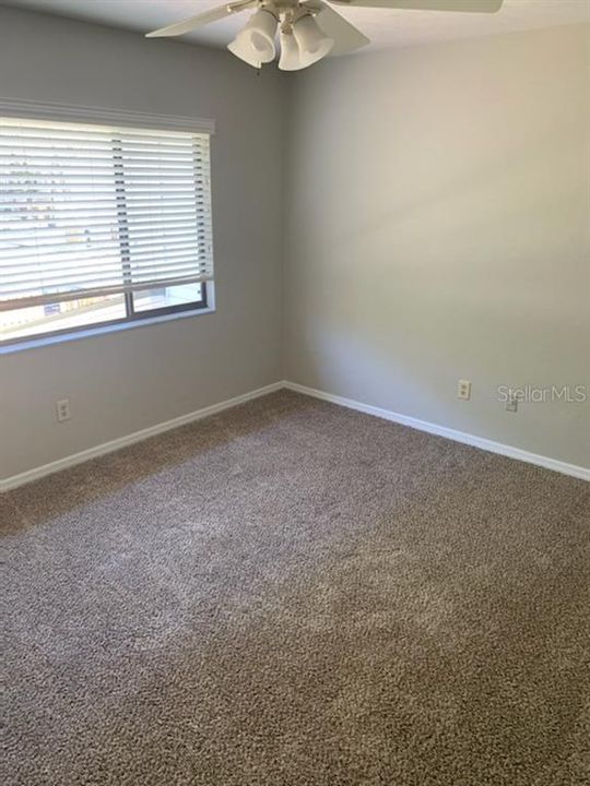 На продажу: $141,000 (2 спален, 1 ванн, 1016 Квадратных фут)