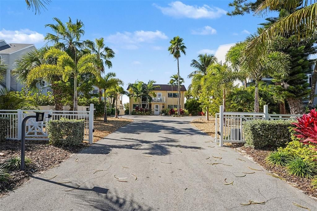 En Venta: $4,575,000 (5 camas, 4 baños, 3610 Pies cuadrados)