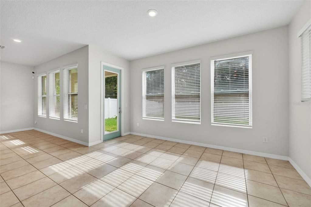 На продажу: $455,000 (3 спален, 2 ванн, 2255 Квадратных фут)