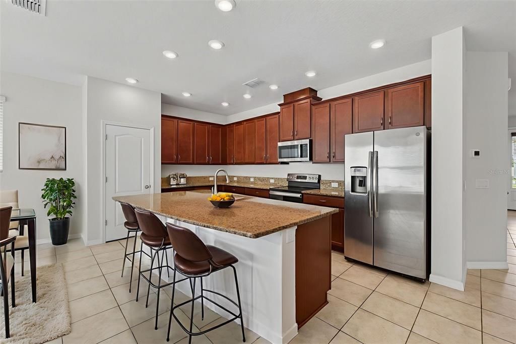 На продажу: $455,000 (3 спален, 2 ванн, 2255 Квадратных фут)