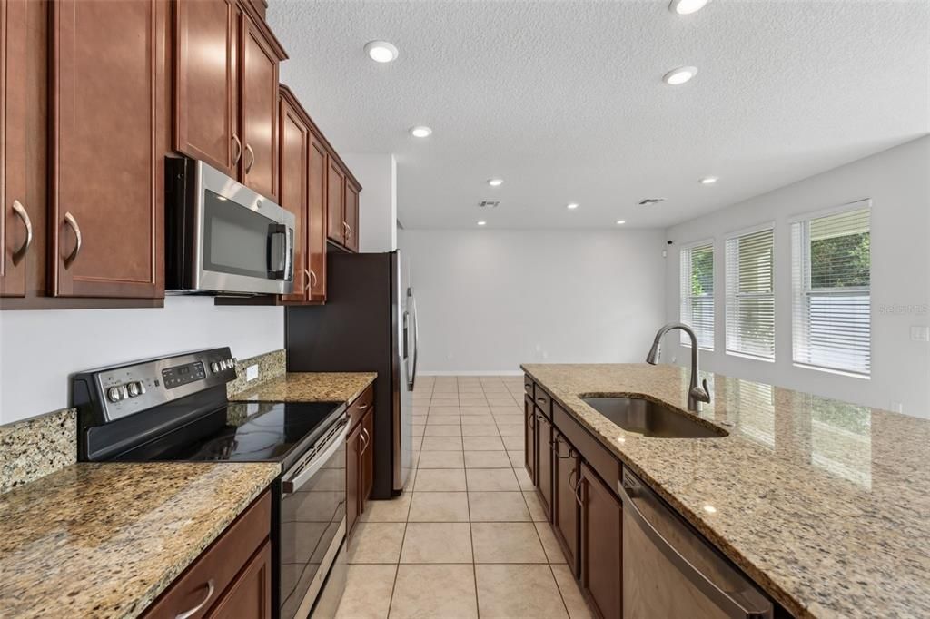 На продажу: $455,000 (3 спален, 2 ванн, 2255 Квадратных фут)