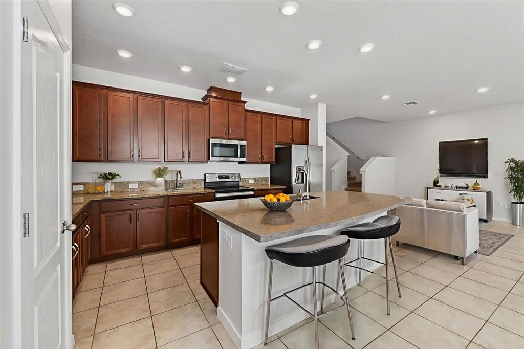 На продажу: $455,000 (3 спален, 2 ванн, 2255 Квадратных фут)