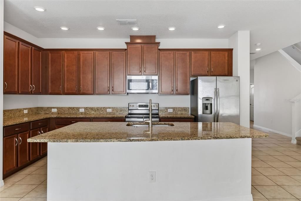 На продажу: $455,000 (3 спален, 2 ванн, 2255 Квадратных фут)