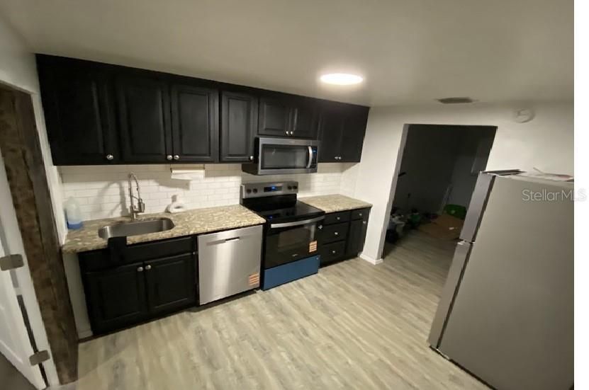 For Sale: $325,000 (3 beds, 2 baths, 972 Square Feet)