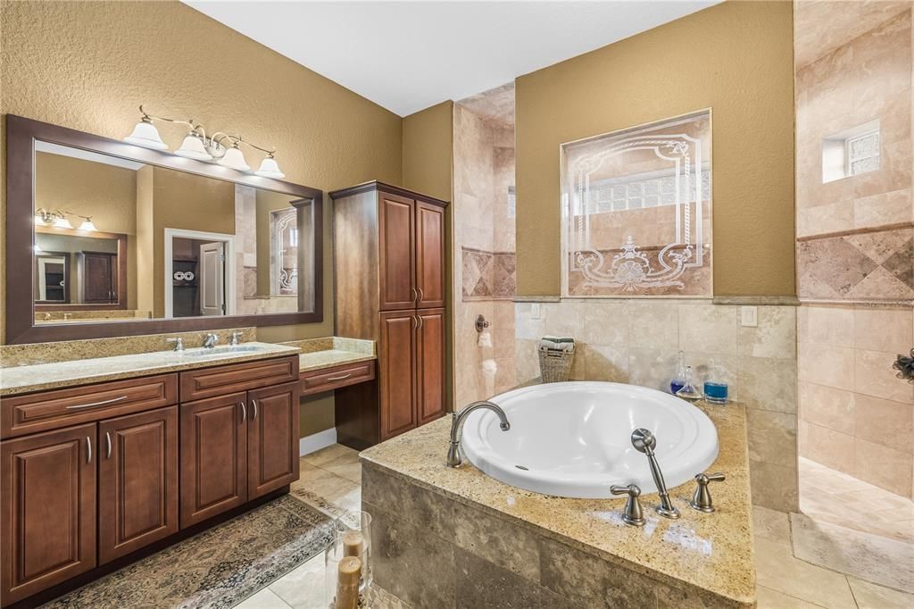 En Venta: $499,900 (4 camas, 2 baños, 2226 Pies cuadrados)