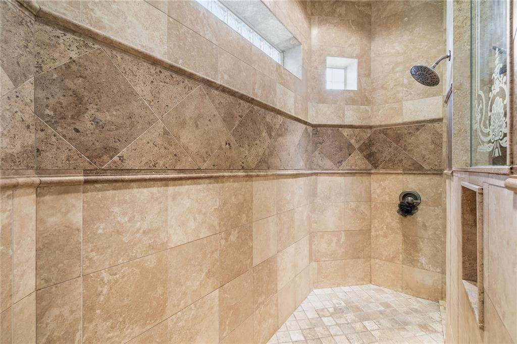 En Venta: $499,900 (4 camas, 2 baños, 2226 Pies cuadrados)