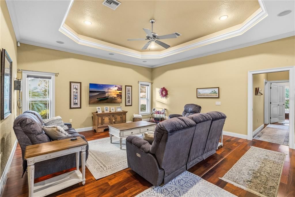 En Venta: $499,900 (4 camas, 2 baños, 2226 Pies cuadrados)