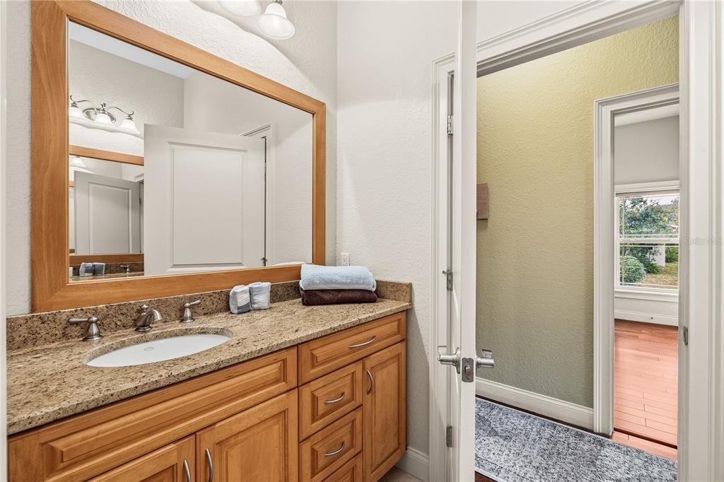 En Venta: $499,900 (4 camas, 2 baños, 2226 Pies cuadrados)