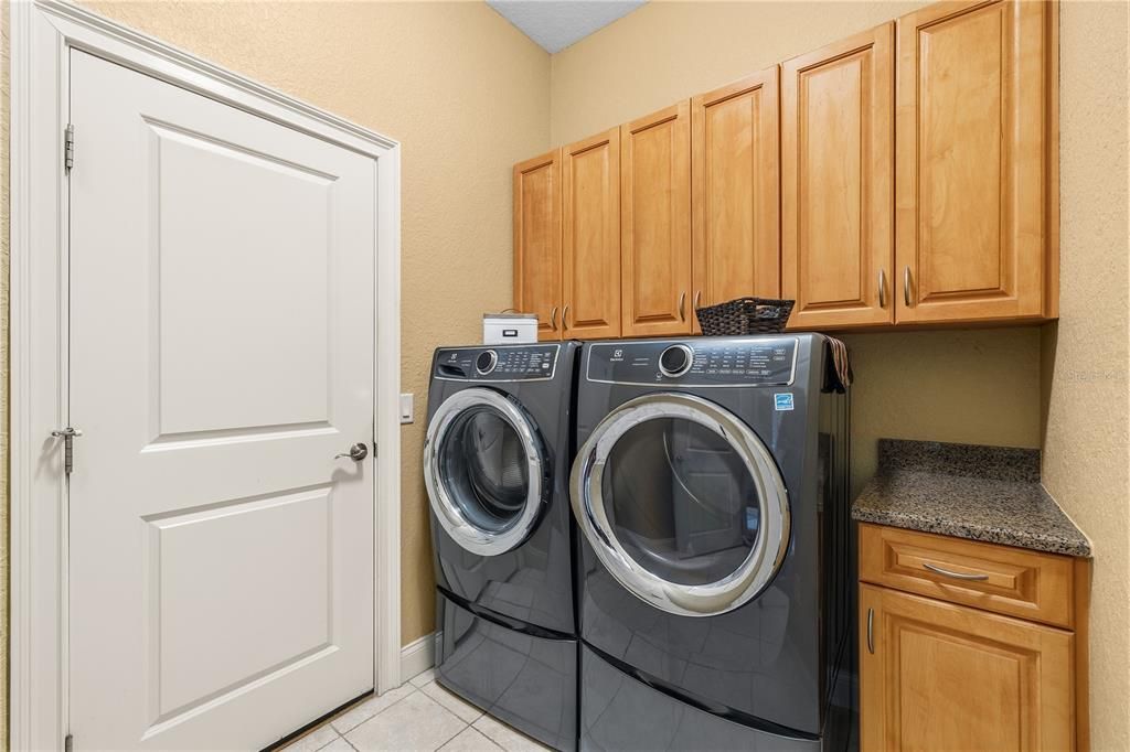 En Venta: $499,900 (4 camas, 2 baños, 2226 Pies cuadrados)