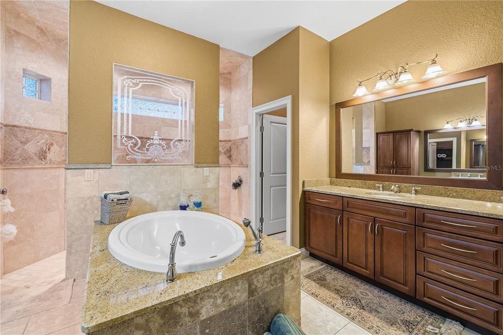 En Venta: $499,900 (4 camas, 2 baños, 2226 Pies cuadrados)