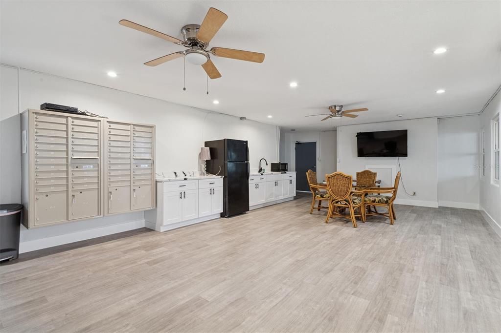 For Sale: $229,000 (1 beds, 1 baths, 850 Square Feet)