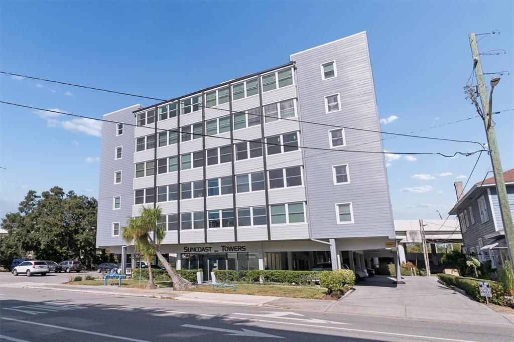 For Sale: $229,000 (1 beds, 1 baths, 850 Square Feet)