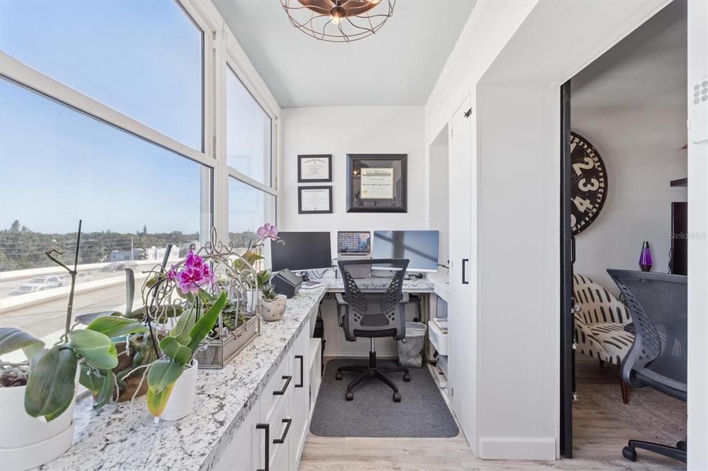 For Sale: $229,000 (1 beds, 1 baths, 850 Square Feet)