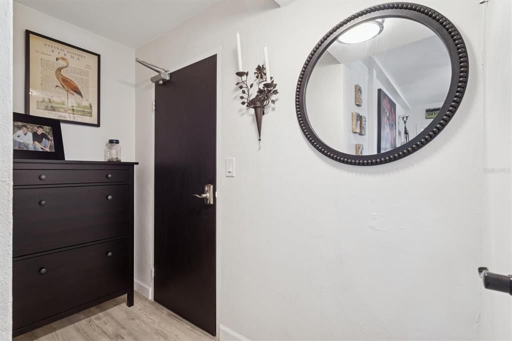 For Sale: $229,000 (1 beds, 1 baths, 850 Square Feet)