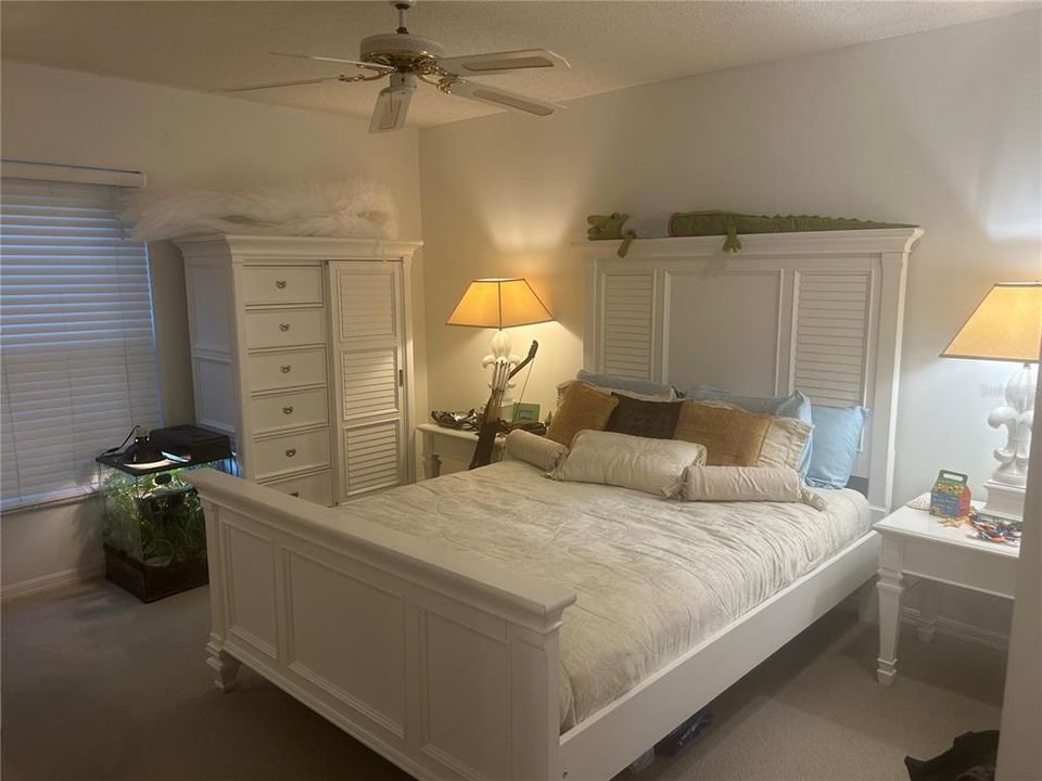 待售: $729,900 (4 贝兹, 3 浴室, 2449 平方英尺)