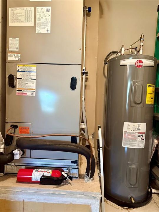 待售: $706,000 (4 贝兹, 3 浴室, 2449 平方英尺)