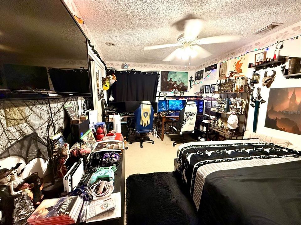 待售: $706,000 (4 贝兹, 3 浴室, 2449 平方英尺)