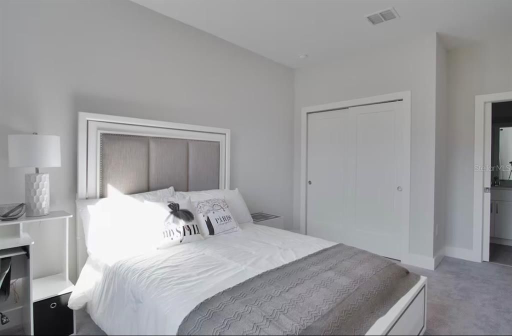 出租: $2,700 (4 贝兹, 3 浴室, 2323 平方英尺)