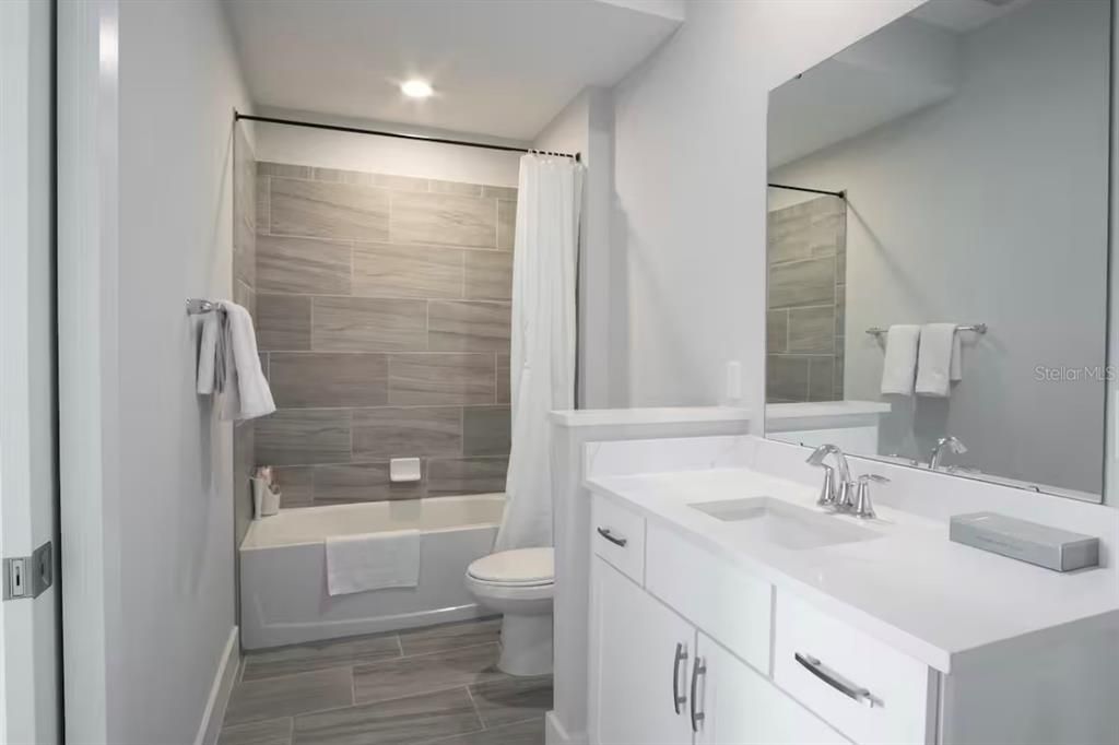 出租: $2,700 (4 贝兹, 3 浴室, 2323 平方英尺)