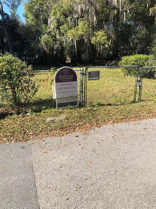 На продажу: $84,900 (0.10 acres)