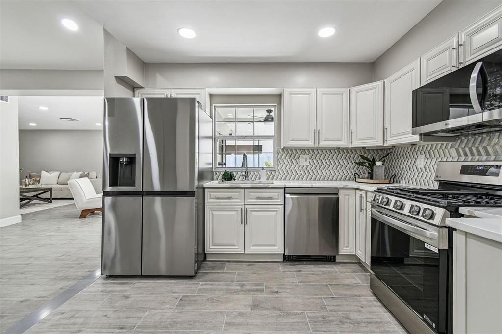 For Rent: $3,995 (3 beds, 3 baths, 1984 Square Feet)