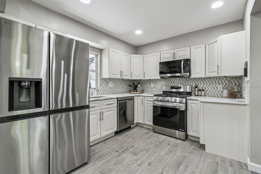 For Rent: $3,995 (3 beds, 3 baths, 1984 Square Feet)