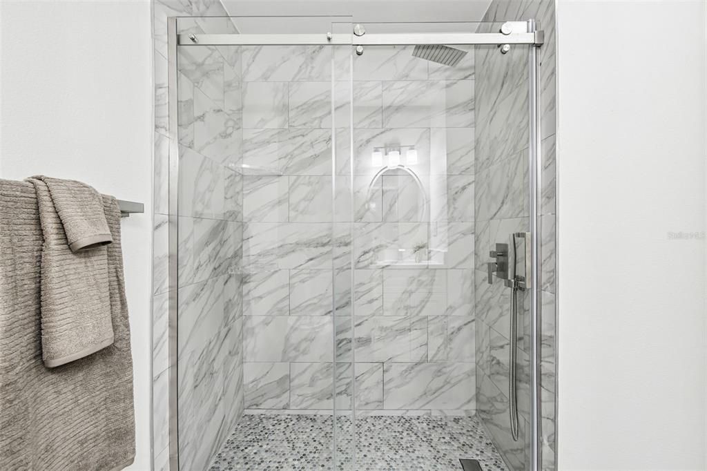 For Rent: $3,995 (3 beds, 3 baths, 1984 Square Feet)