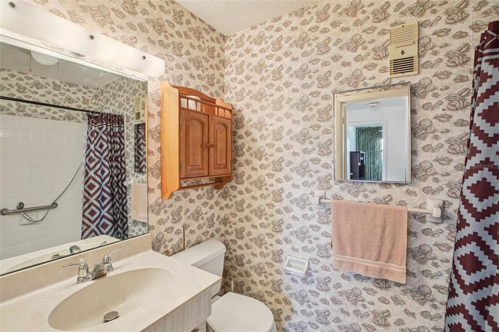 For Sale: $125,000 (2 beds, 2 baths, 1100 Square Feet)