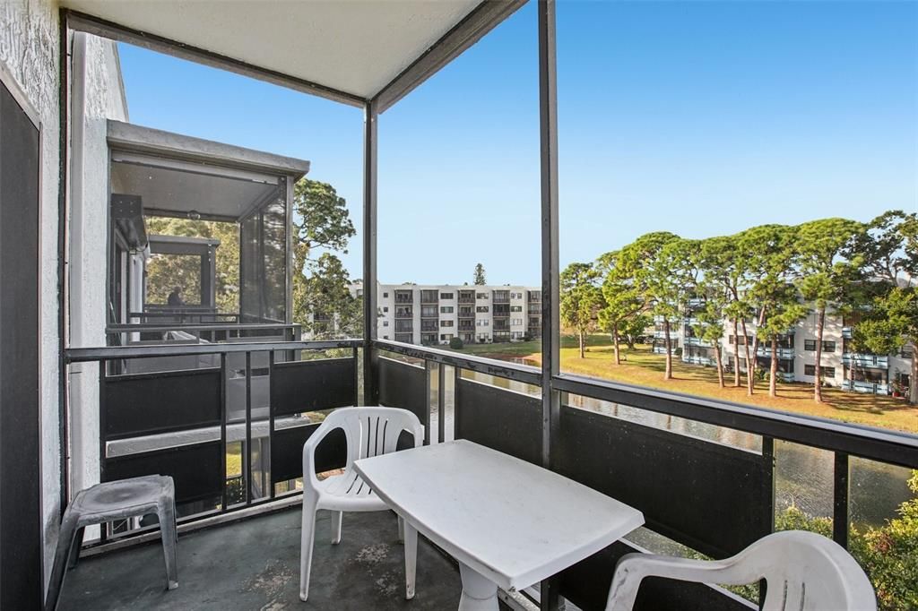 For Sale: $125,000 (2 beds, 2 baths, 1100 Square Feet)